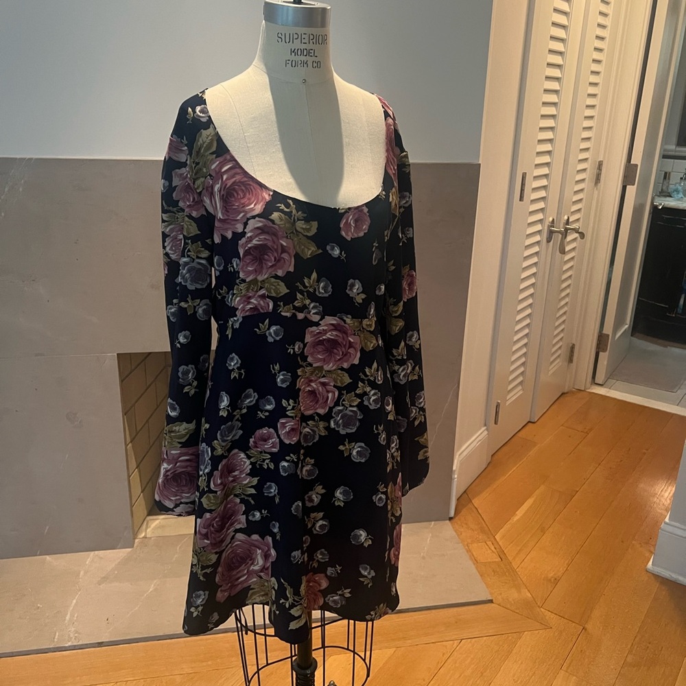 Elegant Floral Backless Dress in Blue and Purple